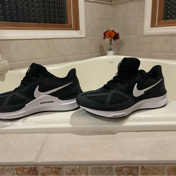 Nike Structure 25 Women’s Road Running Shoes NWOT size 9.5 - Picture 3 of 7